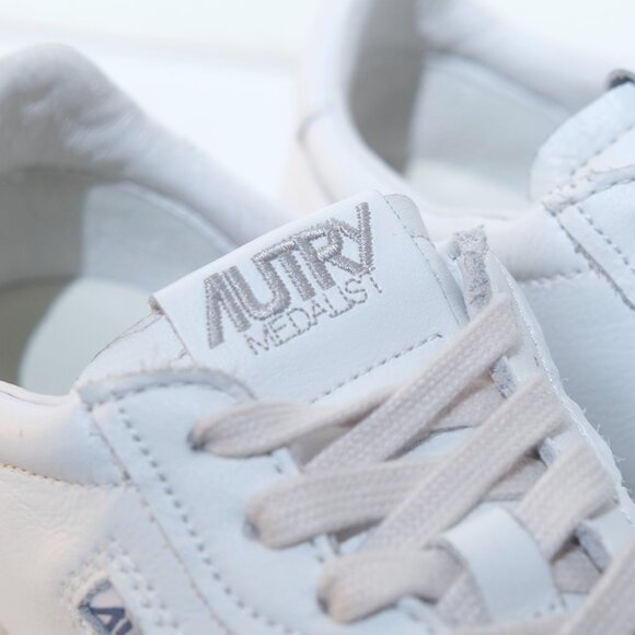 AUTRY Medalist Low-Top Bicolor Leather Sneakers Women's Size 40 - Picture 5 of 7